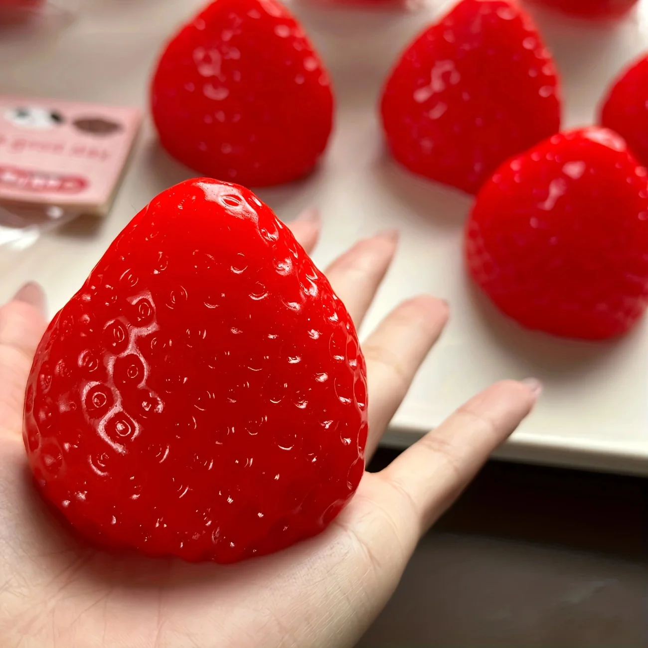 Stationery Office - Jouet anti-stress souple Fidget Squishy Fraise